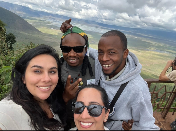 Agama Tours&Safaris logo